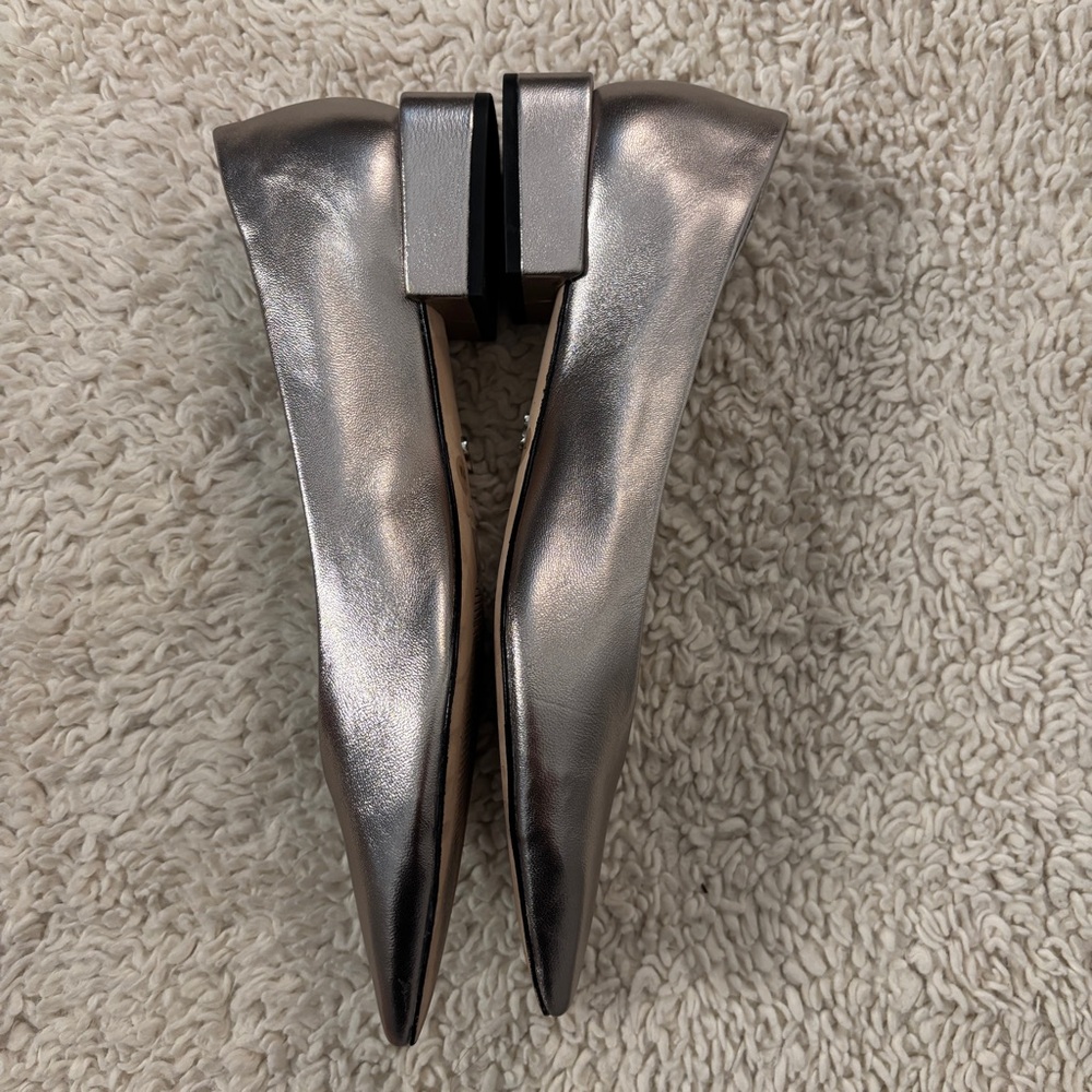 Elizabeth Damrich Trapeze Metallic Leather
Dress Pumps size 7 - Picture 4 of 9